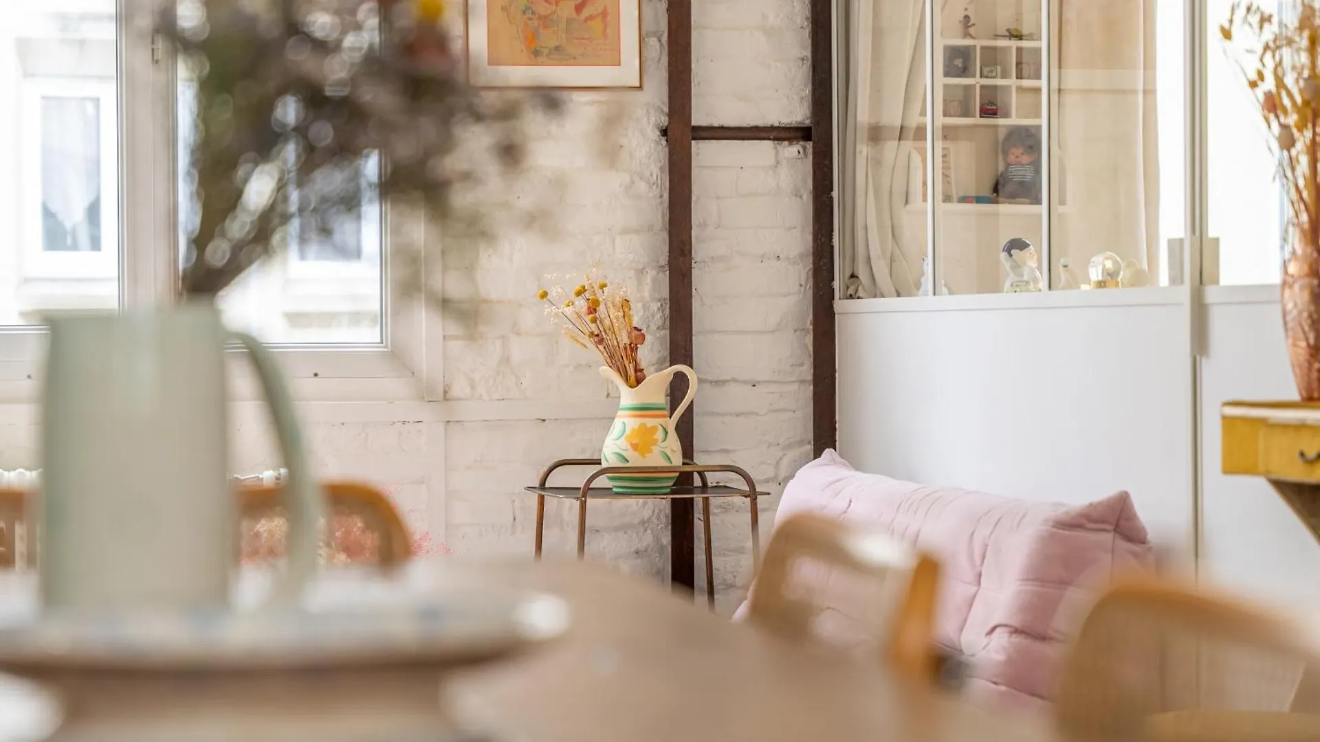Luxurious Loft In The Heart Of Belleville 파리 아파트